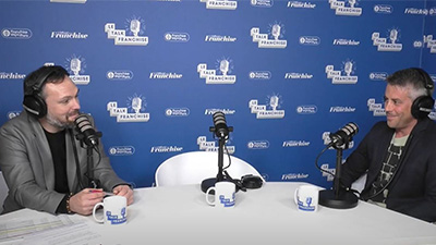 Laurent Bassi avec Florent Mounier pour un podcast de l'officiel de la Franchise