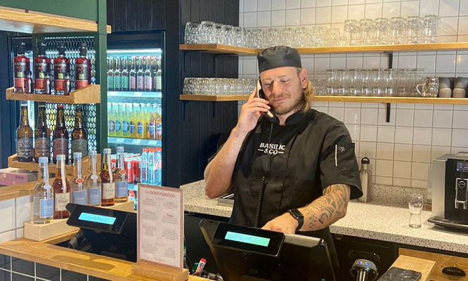 Allan Joly, multi-franchisé Basilic & Co lors de l'ouverture de Bourg-Saint-Maurice